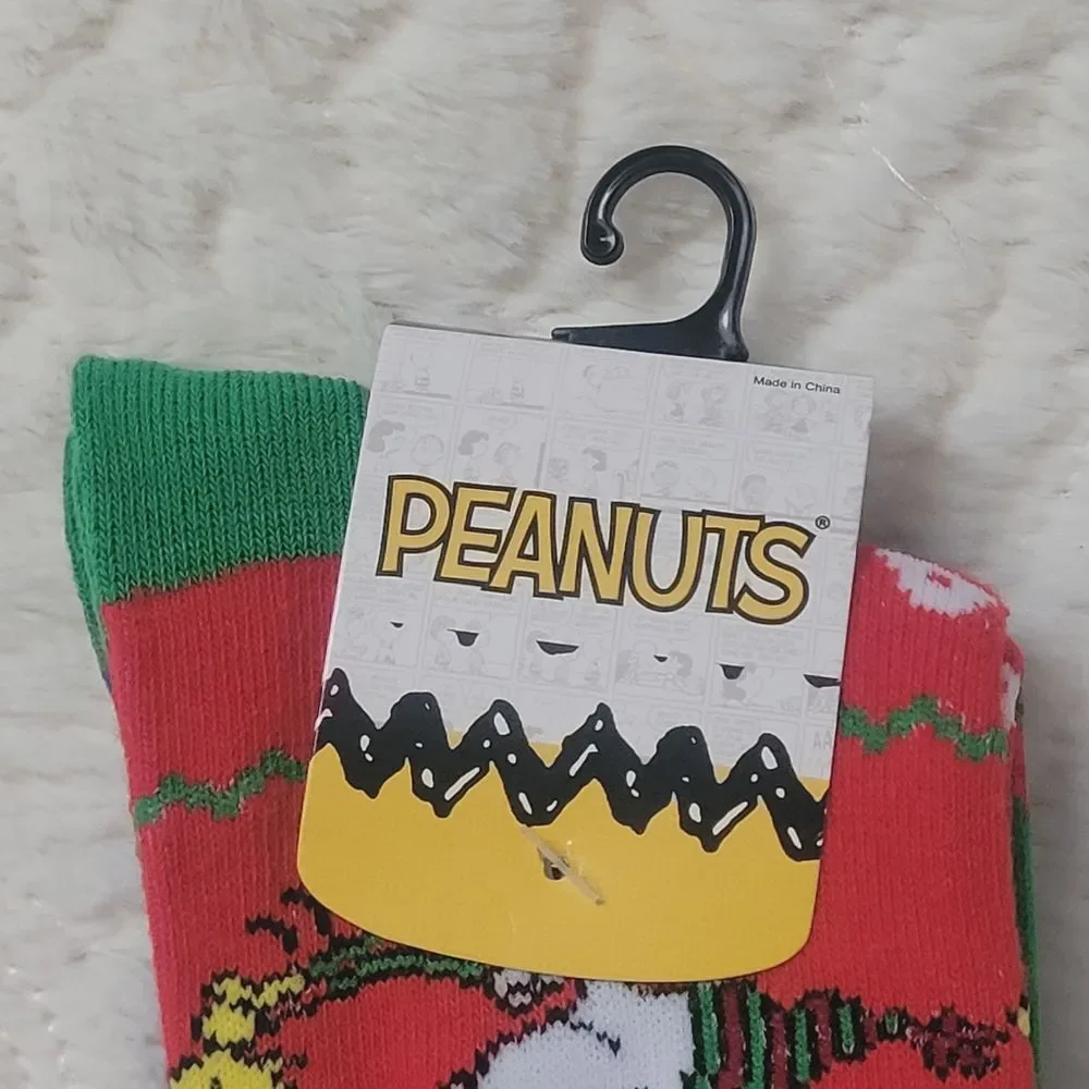 Bioworld Peanuts Snoopy Christmas Crew Socks 2 Pair Mens Sock Size 10-12 New
